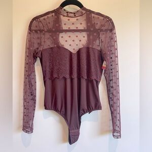 VINCE CAMUTO Bodysuit size M/L